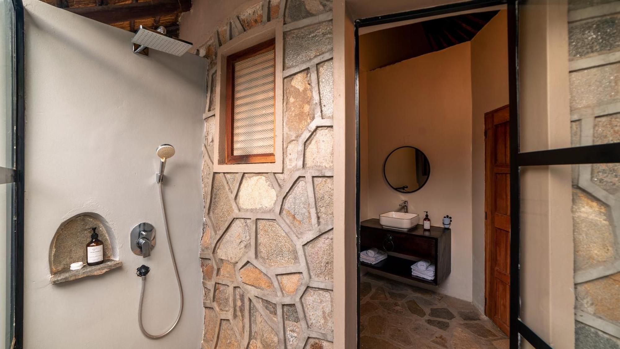 Sambiya River Lodge Karuma Exterior photo